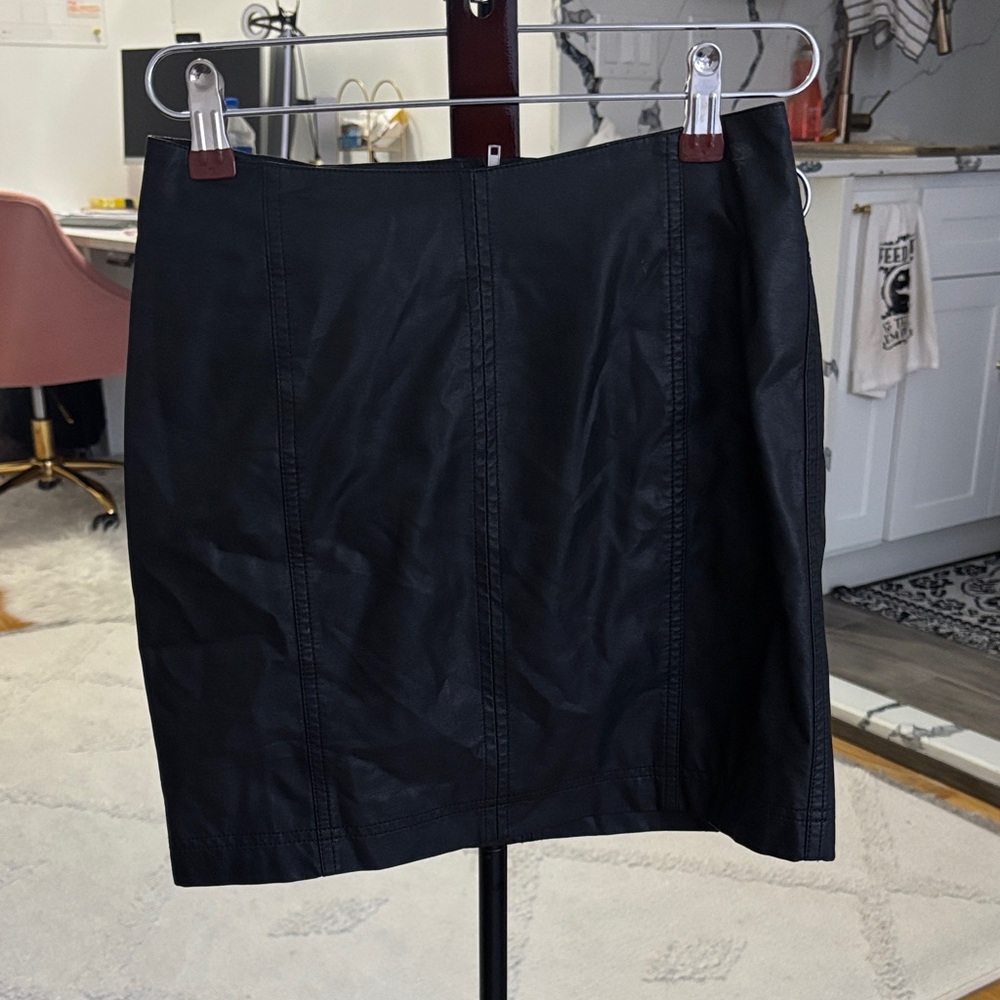 Free People Elegant Black Faux Leather Women's Mini Skirt